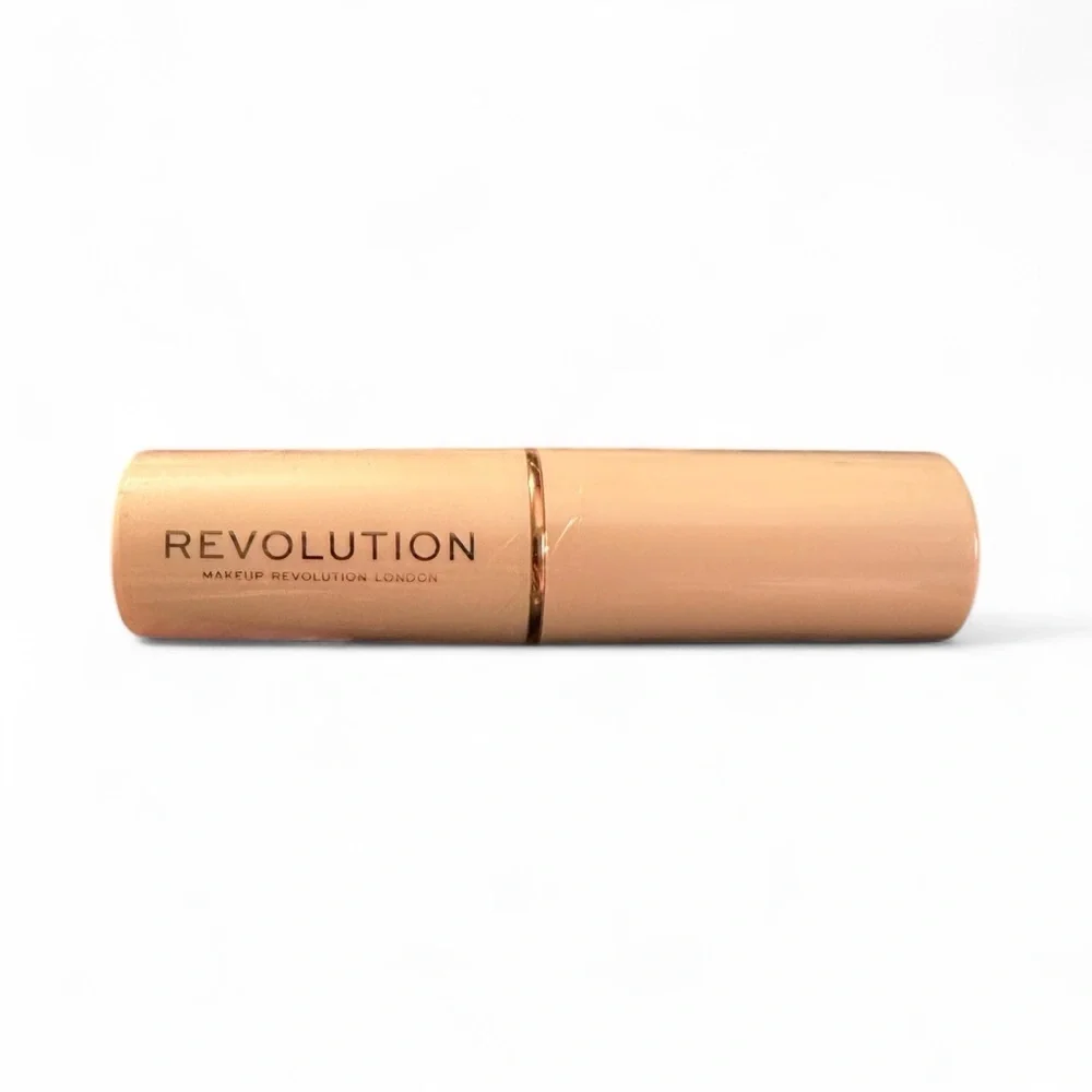 3/$15 🌸 Makeup Revolution Concealer in color F4